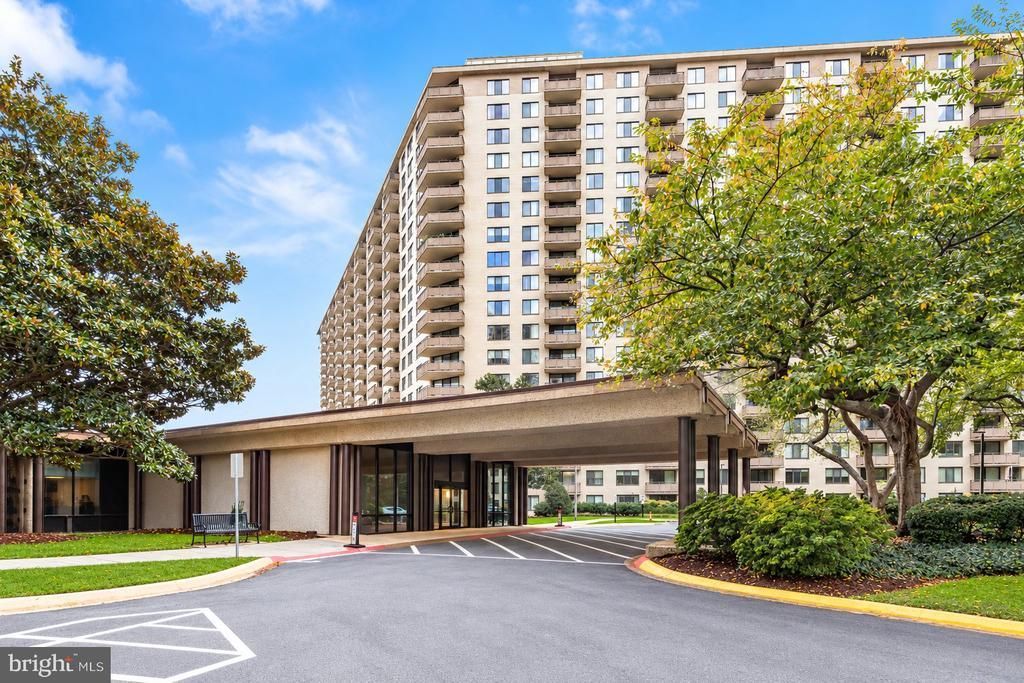 5225 POOKS HILL ROAD, BETHESDA, MD 20814