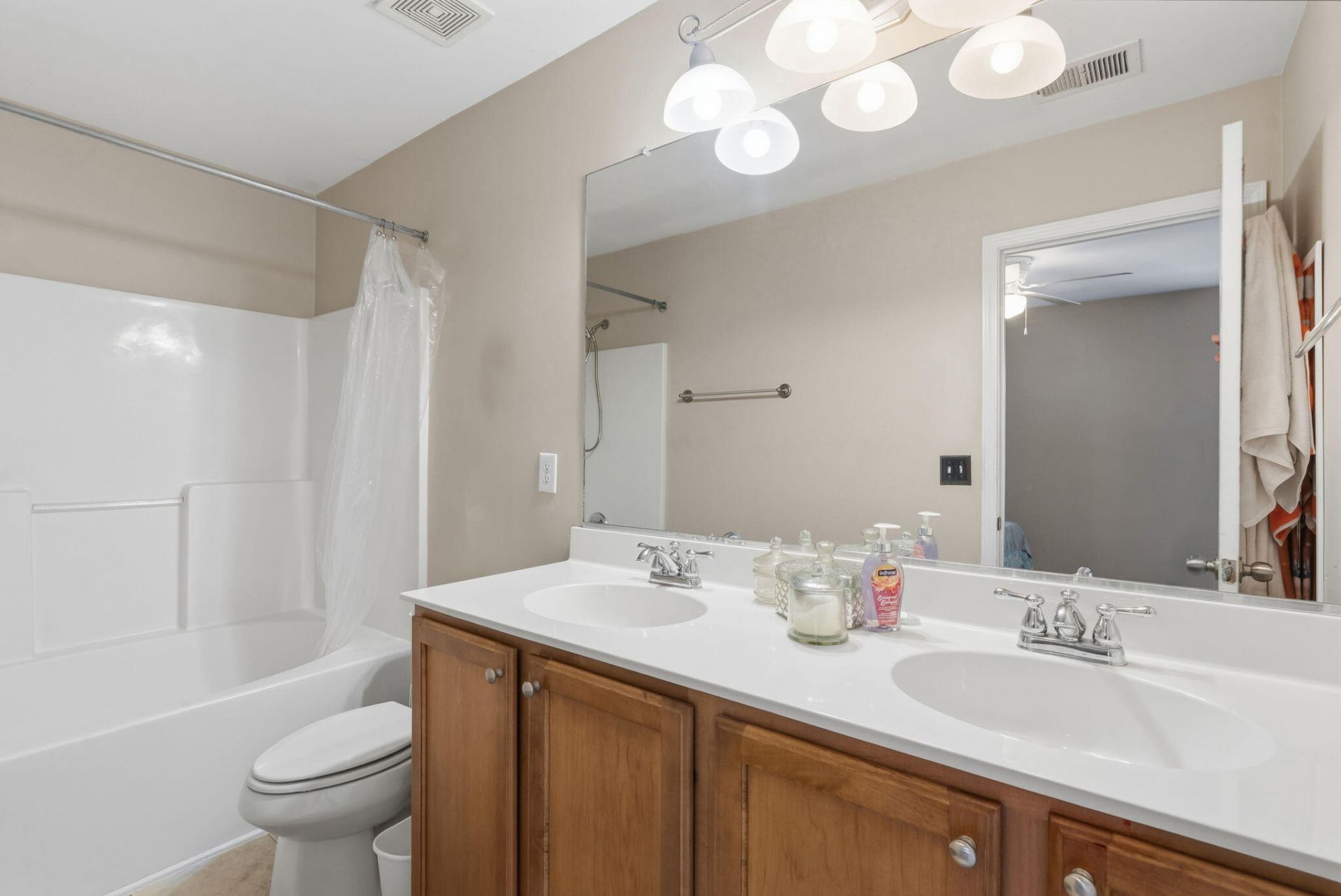 905 Hemingway Circle Photo 10