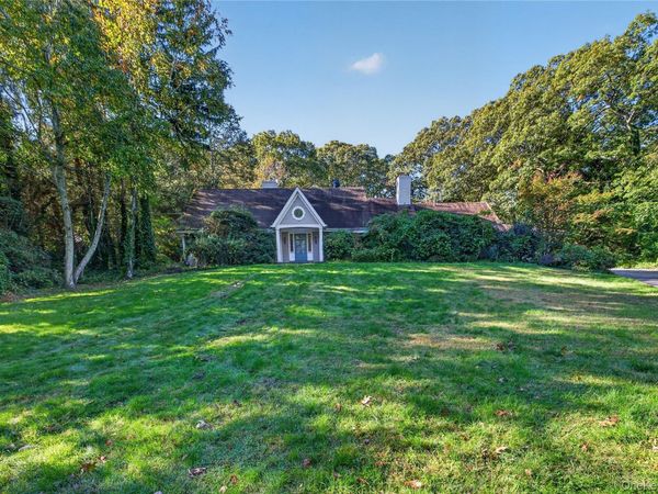 1574 Laurel Hollow Road , Syosset, NY 11791