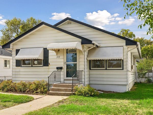 3739 Lee Avenue N, Robbinsdale, MN 55422