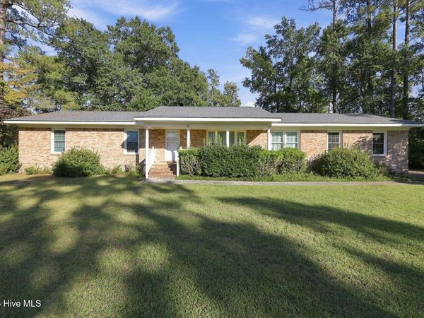 708 Hawthorne Road , Trent Woods, NC 28562