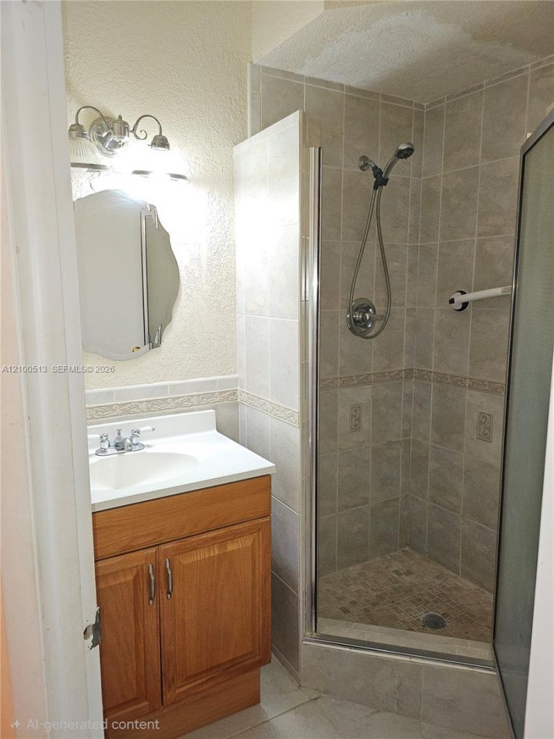 5121 W Oakland Park Blvd , Unit 211, Lauderdale Lakes, FL 33313 Photo