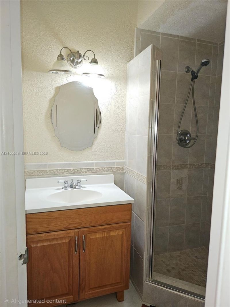 5121 W Oakland Park Blvd , Unit 211, Lauderdale Lakes, FL 33313 Photo