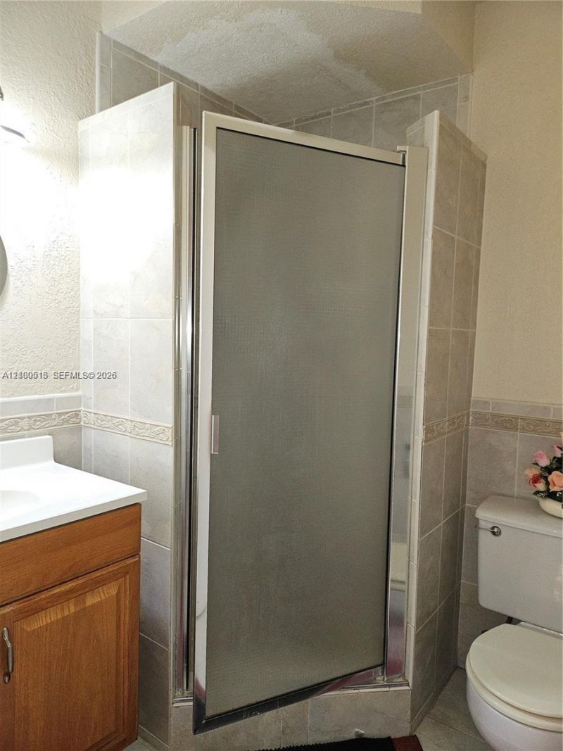 5121 W Oakland Park Blvd , Unit 211, Lauderdale Lakes, FL 33313 Photo