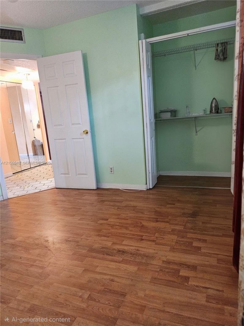 5121 W Oakland Park Blvd , Unit 211, Lauderdale Lakes, FL 33313 Photo