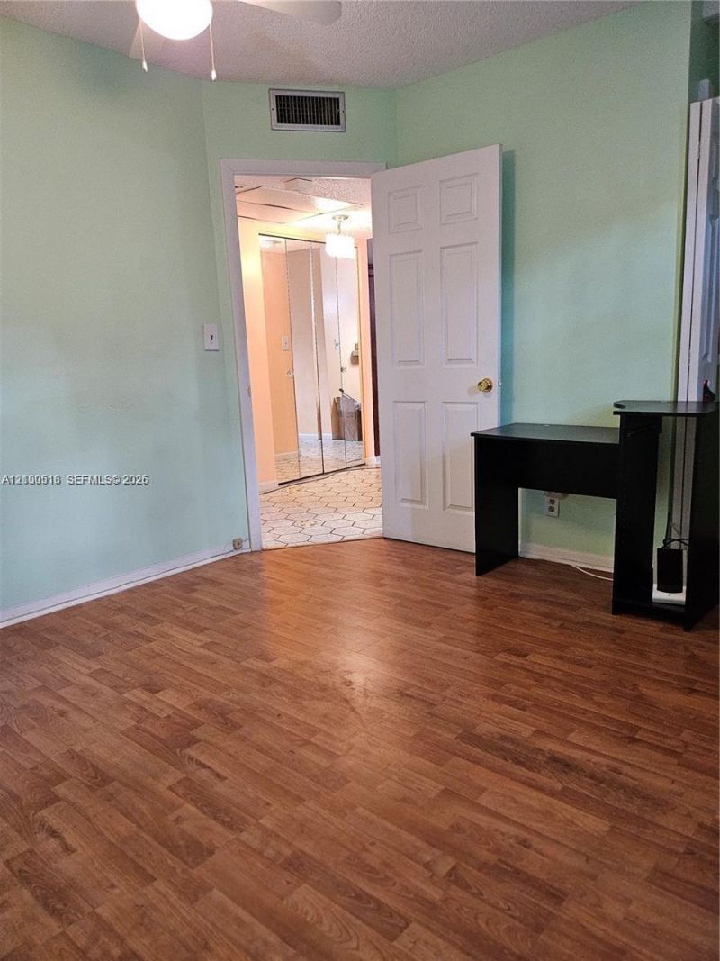 5121 W Oakland Park Blvd , Unit 211, Lauderdale Lakes, FL 33313 Photo