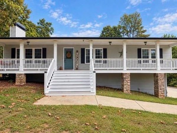 909 Lebanon Place , Woodstock, GA 30188