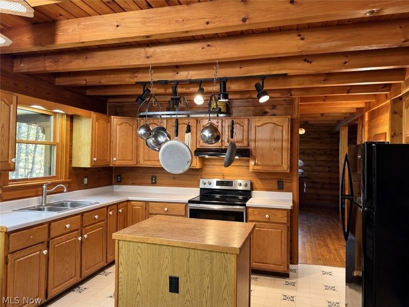 8675 Pierce Road, Garrettsville, OH 44231 Photo 5