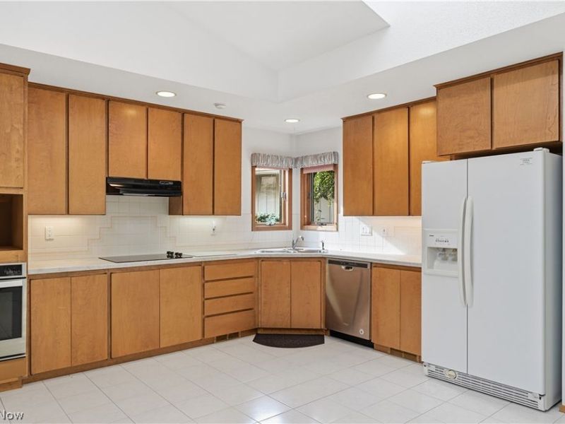 12302 Kronos Court, Strongsville, OH 44149 Photo 4