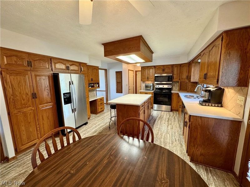 6385 Harbor Drive NW, Canton, OH 44718 Photo 15