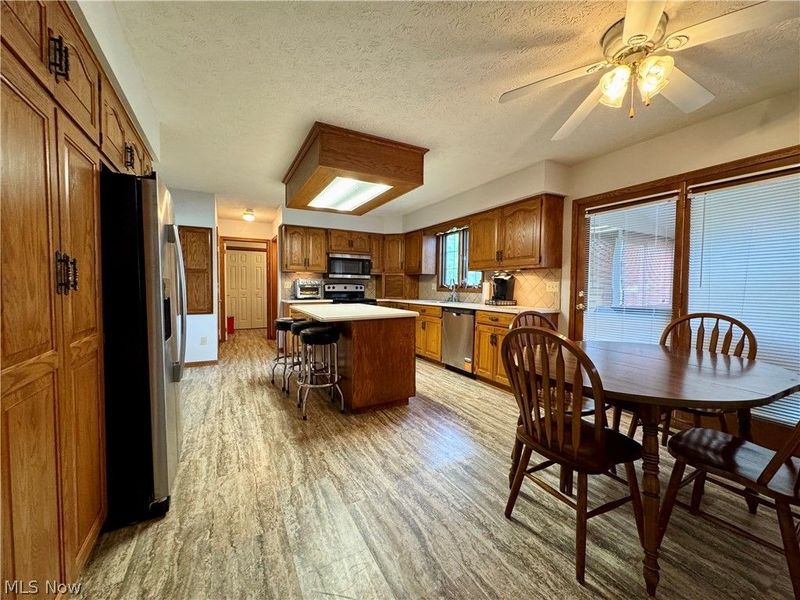 6385 Harbor Drive NW, Canton, OH 44718 Photo 16