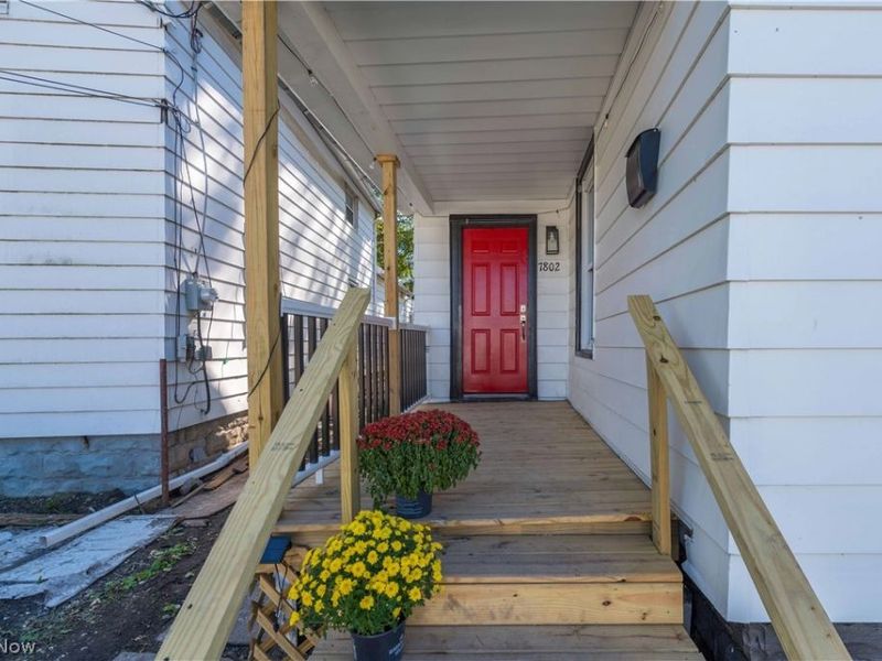 7802 Jones Road, Cleveland, OH 44105 Photo 2