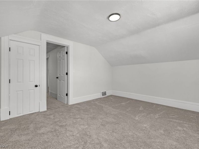 7802 Jones Road, Cleveland, OH 44105 Photo 32