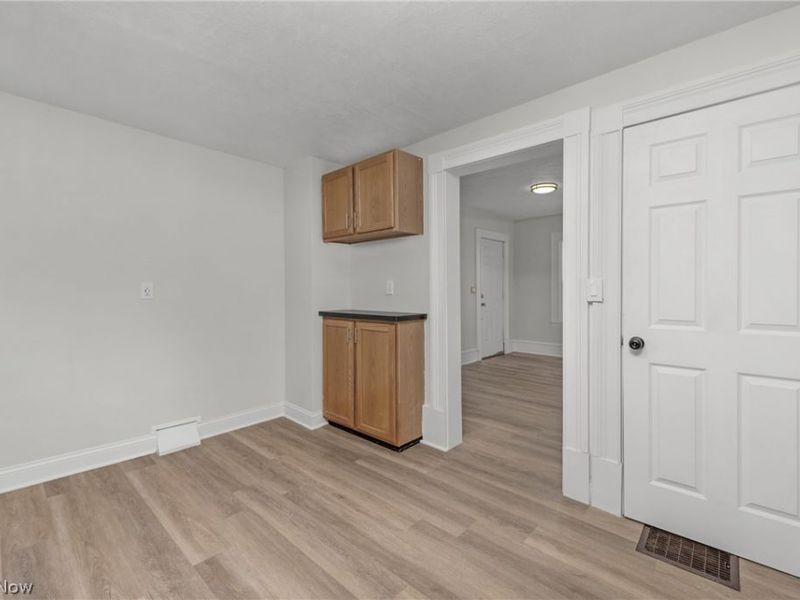 7802 Jones Road, Cleveland, OH 44105 Photo 9