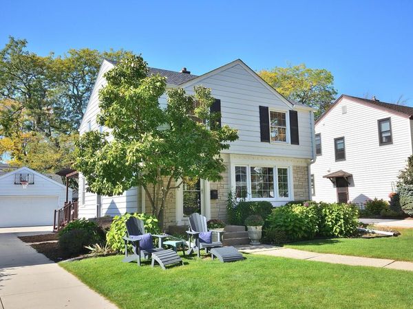 6147 N Shoreland AVENUE, Whitefish Bay, WI 53217