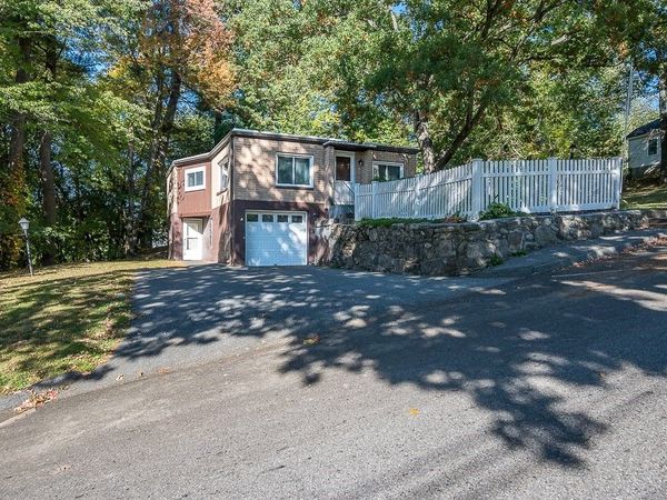 32 Tyson Rd, Worcester, MA 01606