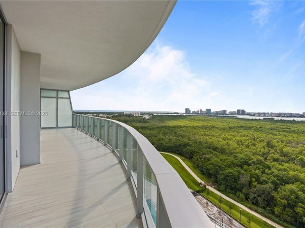 2411 LAGUNA CIRCLE, Unit 1505, North Miami, FL 33181