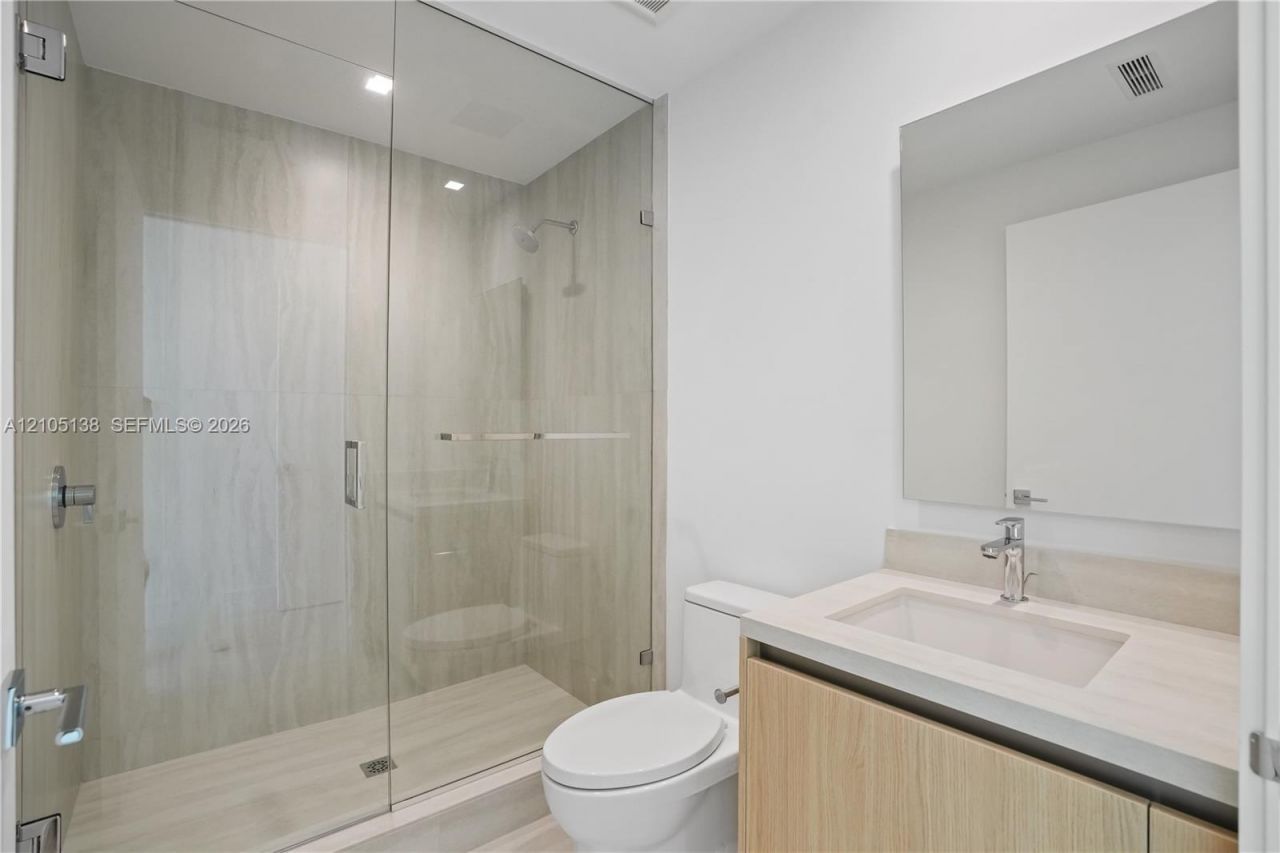 2411 Laguna Circle, Unit 1505, North Miami, FL 33181 Photo