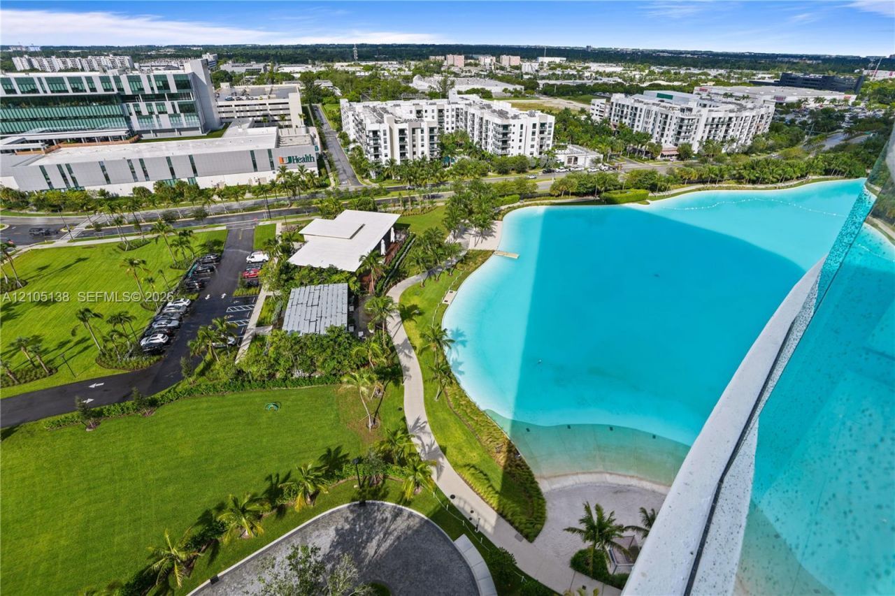 2411 Laguna Circle, Unit 1505, North Miami, FL 33181 Photo