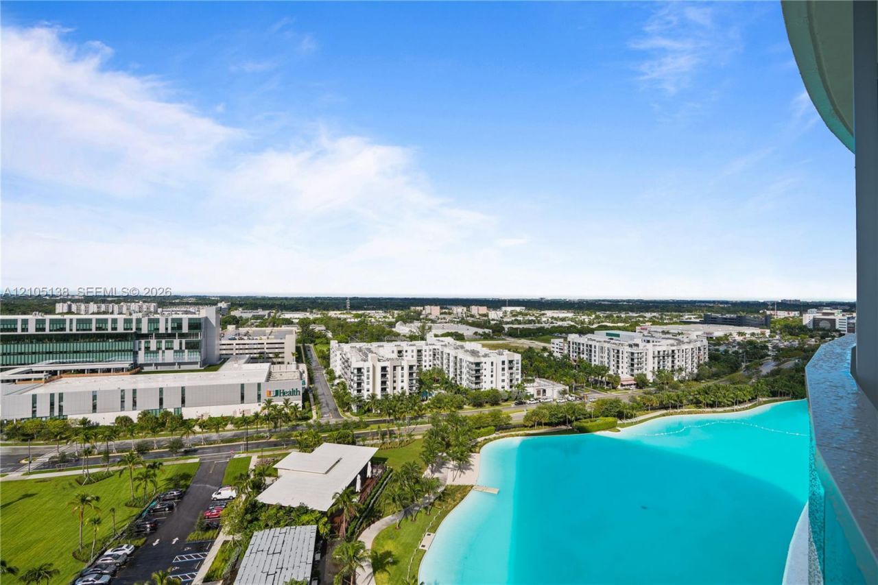 2411 Laguna Circle, Unit 1505, North Miami, FL 33181 Photo