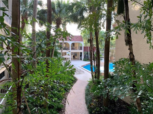 9301 SW 92nd Ave , Unit 204B, Miami, FL 33176