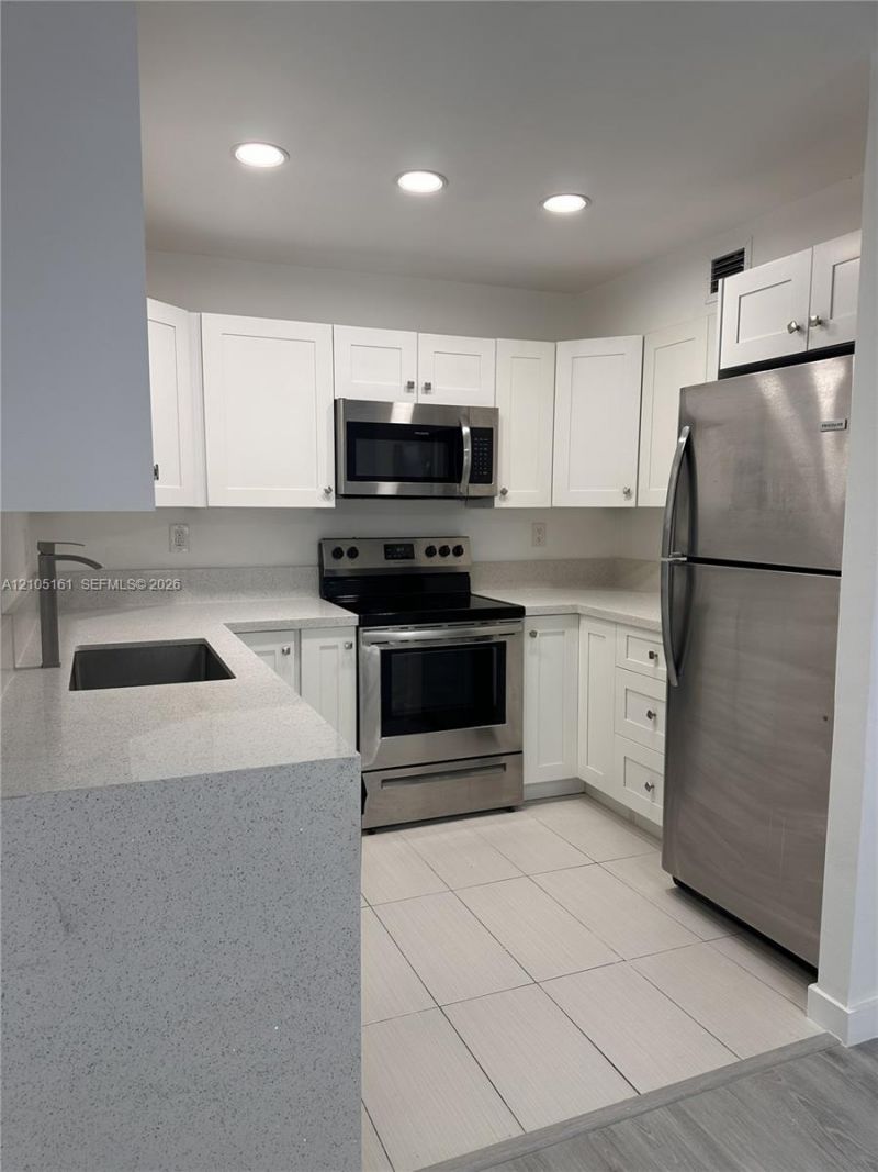 9301 SW 92nd Ave , Unit 204B, Miami, FL 33176 Photo