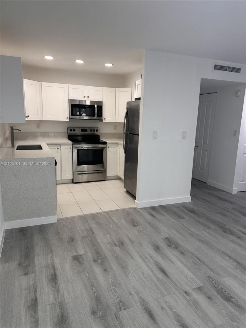 9301 SW 92nd Ave , Unit 204B, Miami, FL 33176 Photo
