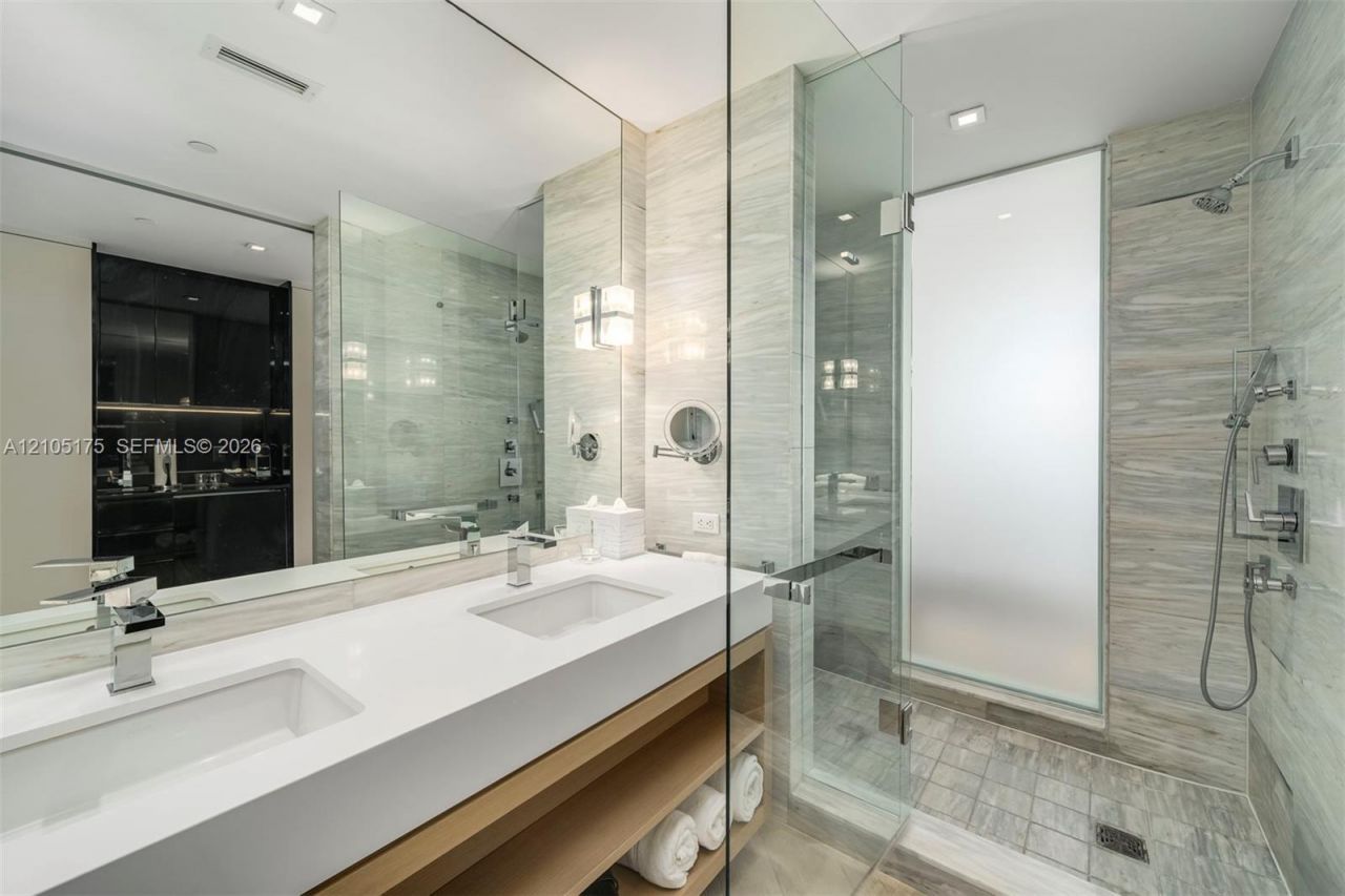 2201 Collins Ave , Unit 302, Miami Beach, FL 33139 Photo
