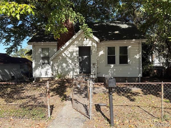 451 Northridge Drive , St Louis, MO 63137