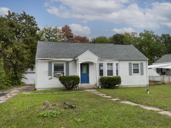 51522 Myrtle Avenue, South Bend, IN 46637