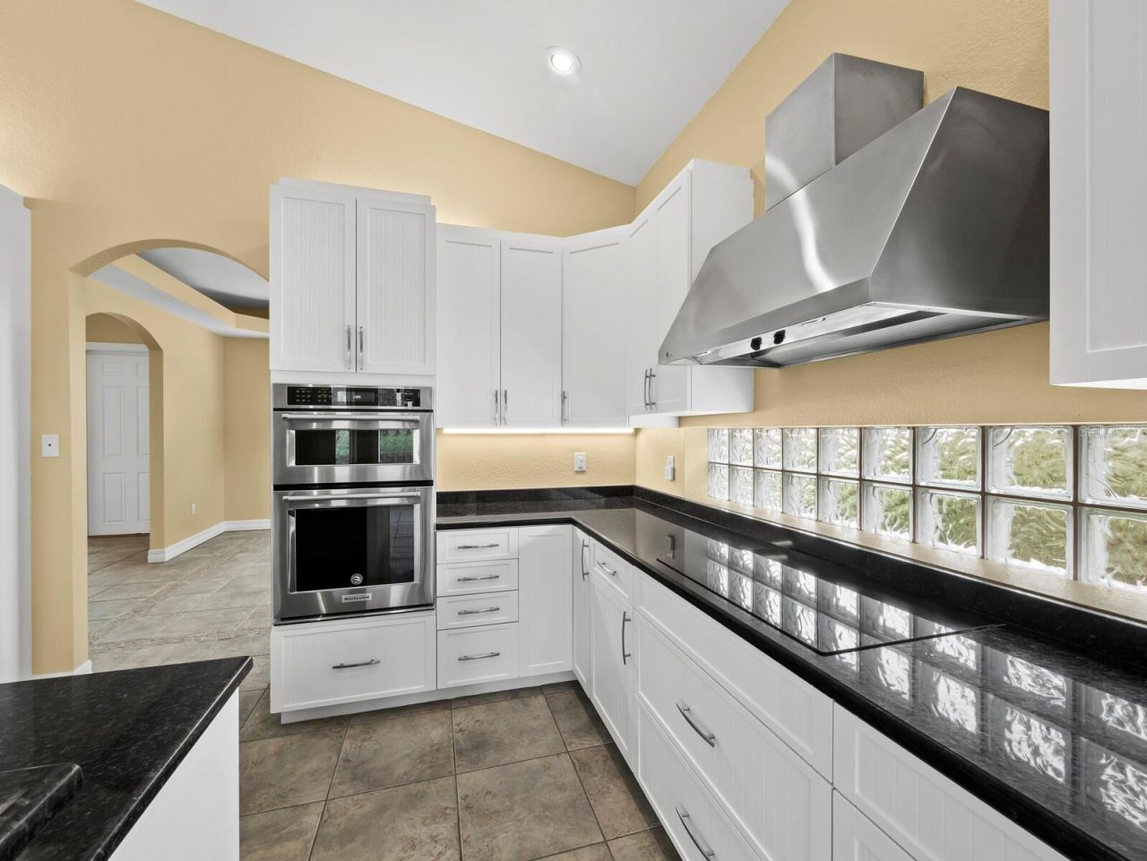 182 Island Circle, Sarasota, FL 34242 Photo