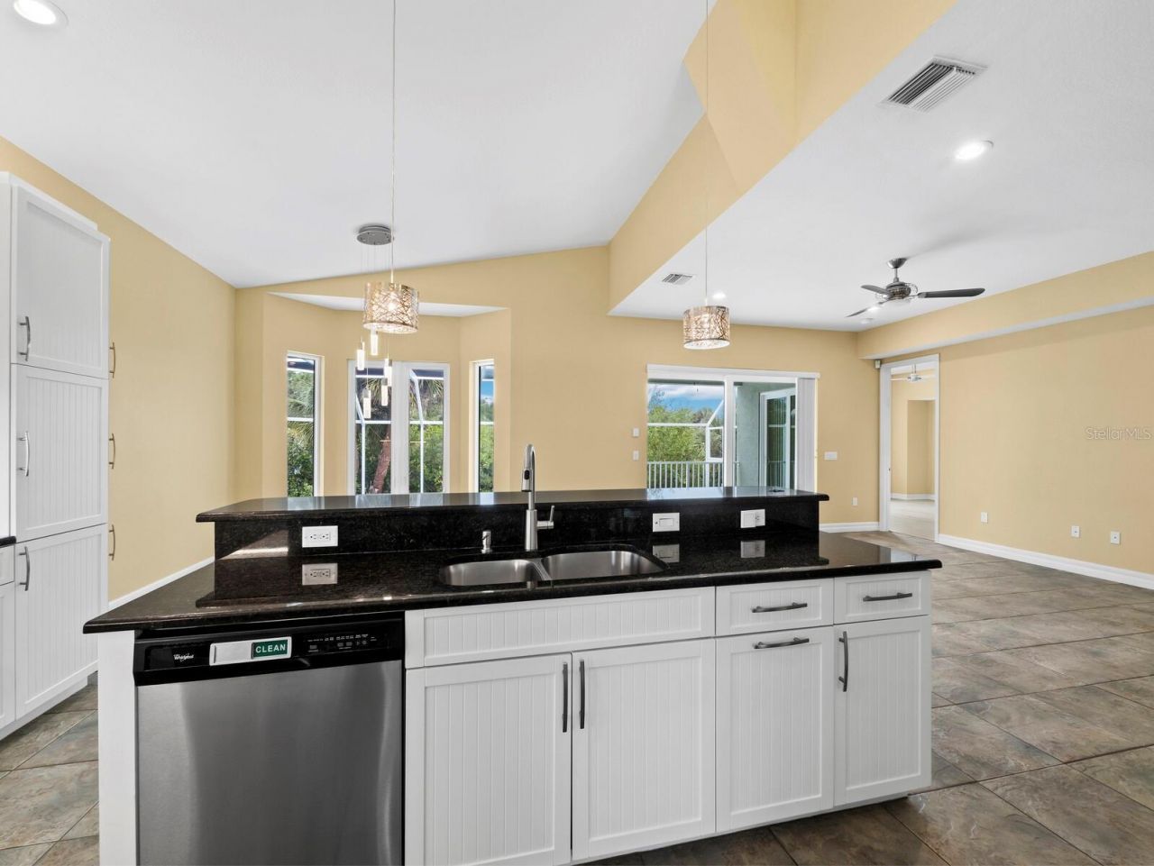 182 Island Circle, Sarasota, FL 34242 Photo