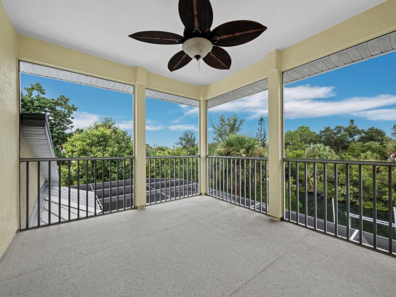 182 Island Circle, Sarasota, FL 34242 Photo