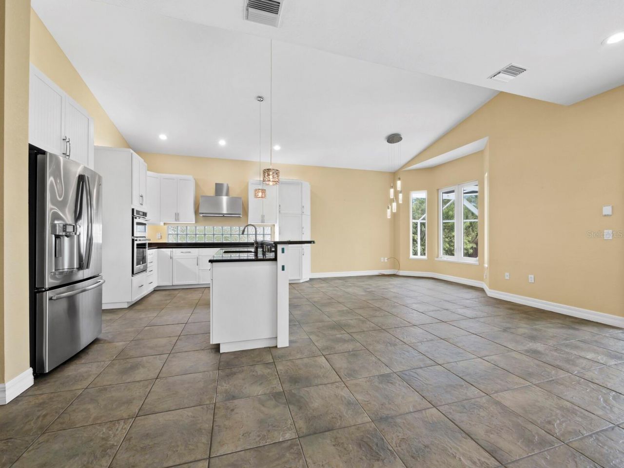 182 Island Circle, Sarasota, FL 34242 Photo
