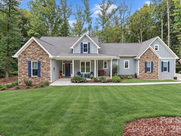 618 Saint Cloud Drive, Statesville, NC 28625