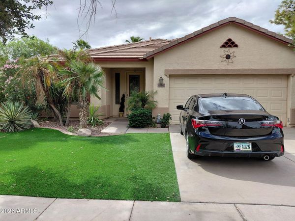 4210 S SPLENDOR Place, Gilbert, AZ 85297