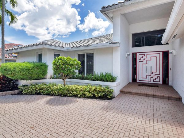 12 SUTTON Drive, Boynton Beach, FL 33436