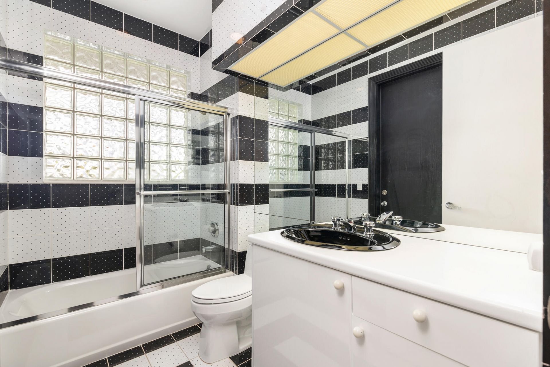 12 Sutton Drive, Boynton Beach, FL 33436 Photo