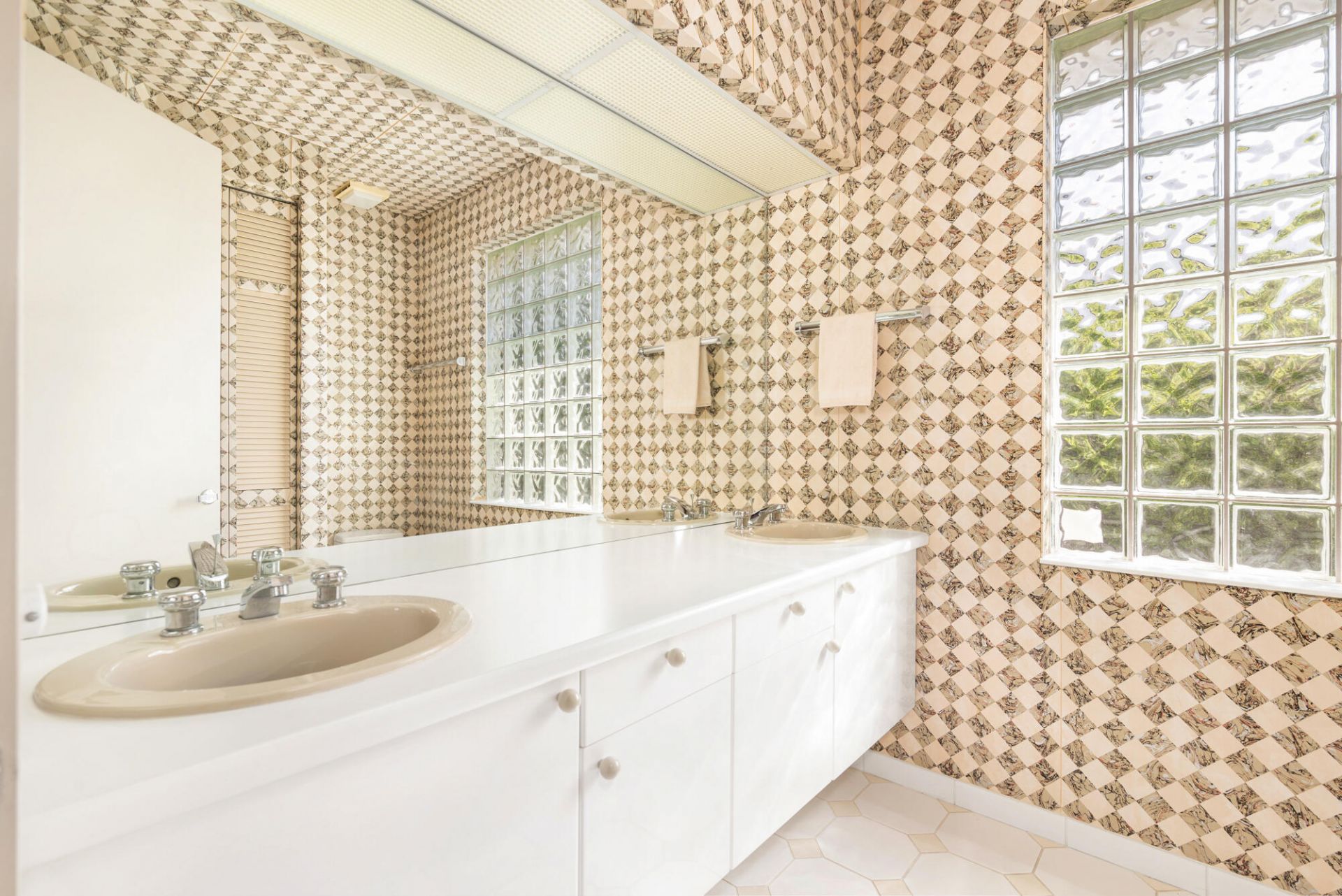 12 Sutton Drive, Boynton Beach, FL 33436 Photo