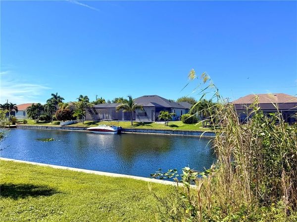 1330 SW Santa Barbara PL , CAPE CORAL, FL 33991