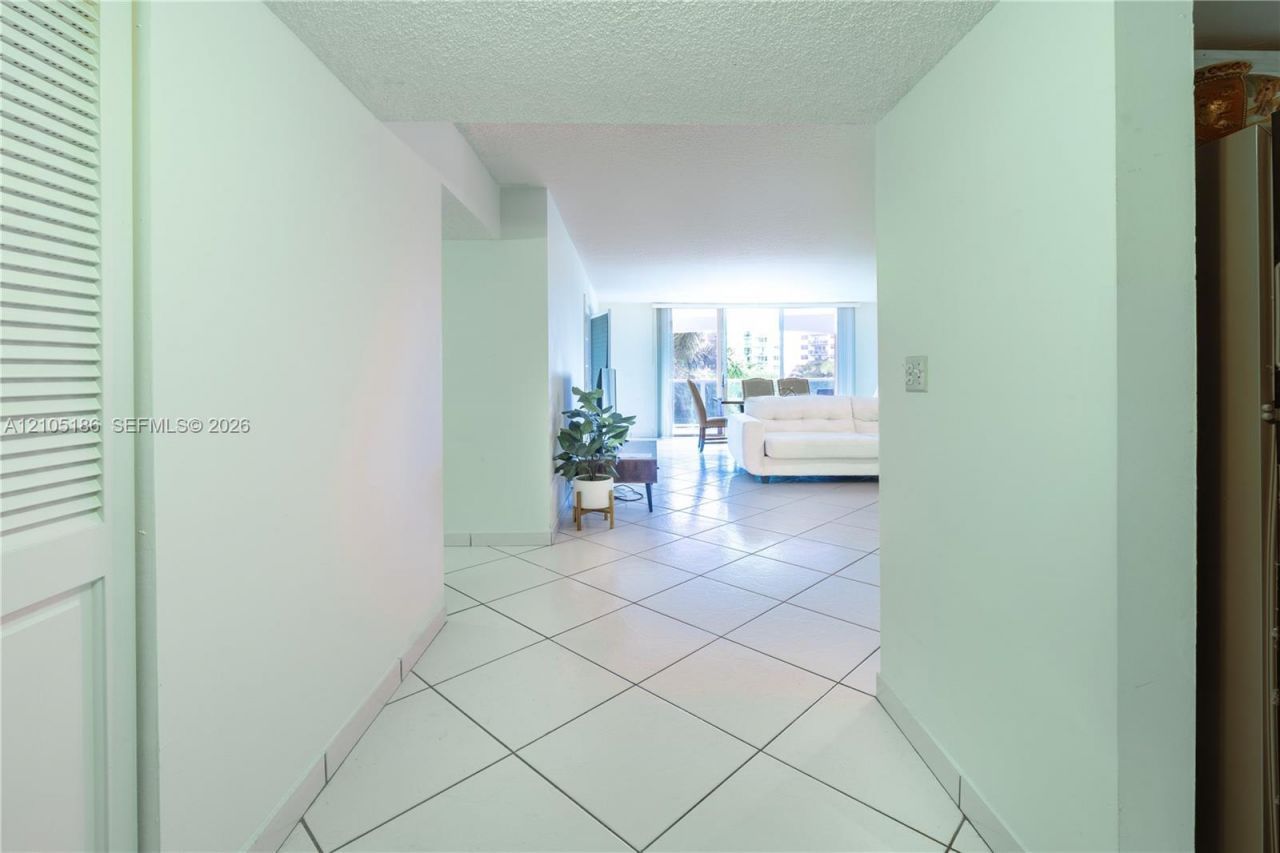 Please Call For Address, Unit 419, Hollywood, FL 33019 Photo