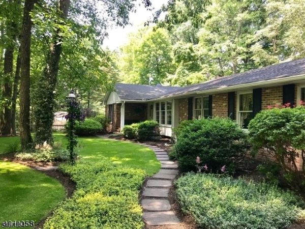 2 Delaware Rd, Blairstown, NJ 07832