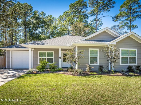 615 Plum Street, Ocean Springs, MS 39564