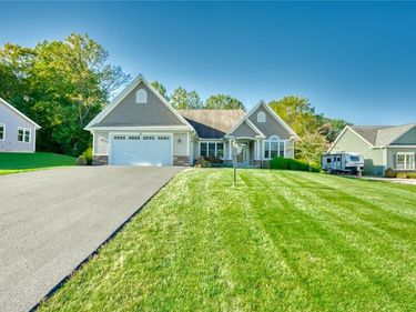 27 Waterworks Lane , Fairport, NY 14450