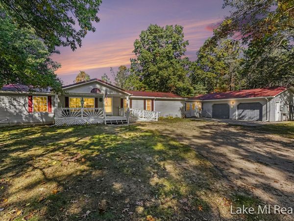 8284 13 Mile Road, Mecosta, MI 49332