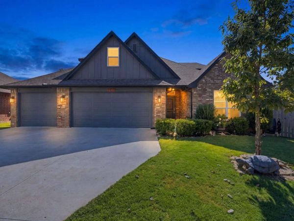 2414 W 109th Street S, Jenks, OK 74037