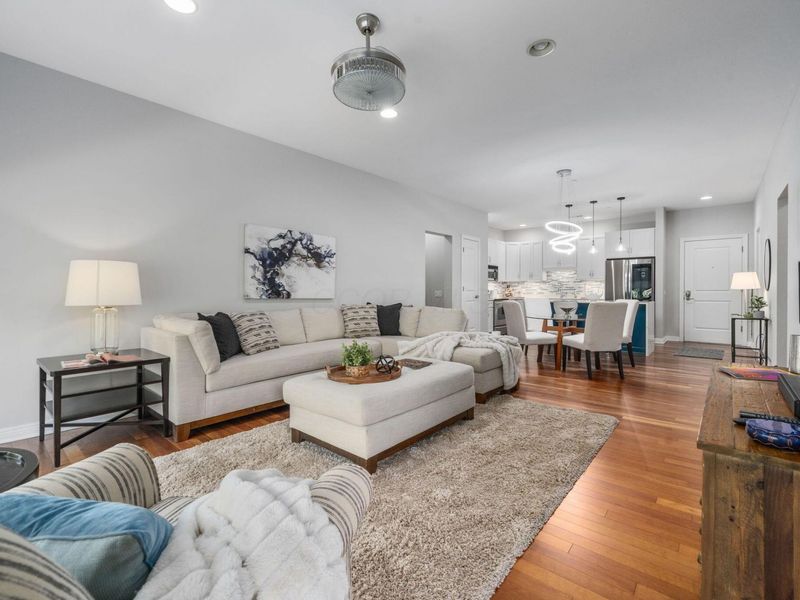 251 Daniel Burnham Square , Unit 303, Columbus, OH 43215 Photo 5