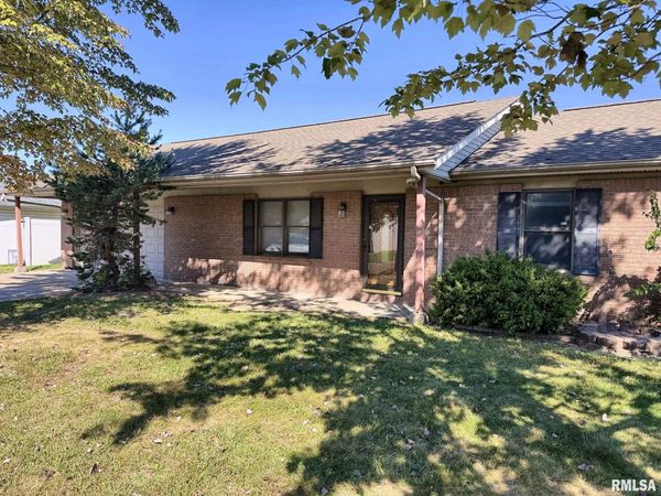 2208 JENNIFER Lane, Marion, IL 62959