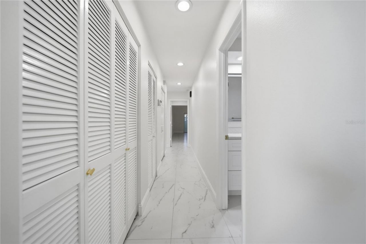 6203 Courtside Drive , Unit 21, Bradenton, FL 34210 Photo