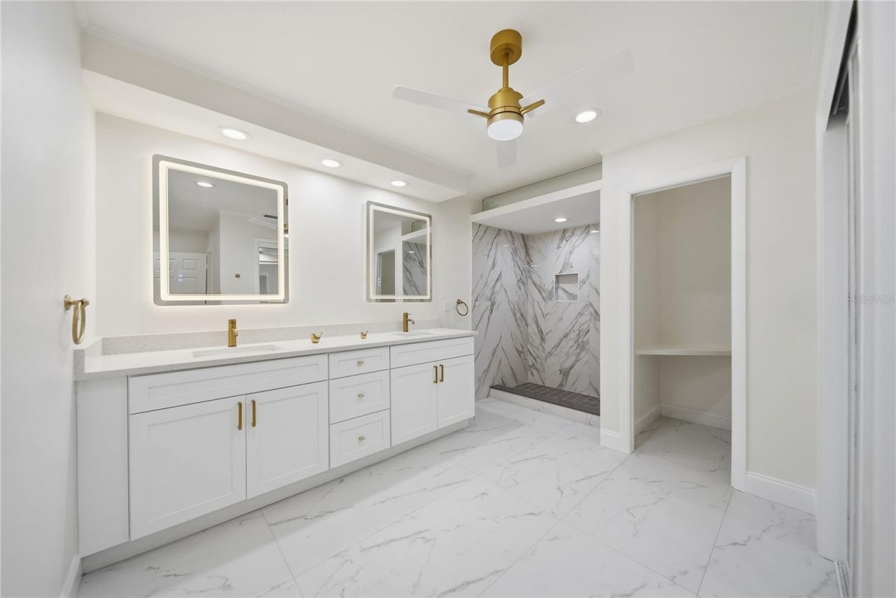 6203 Courtside Drive , Unit 21, Bradenton, FL 34210 Photo